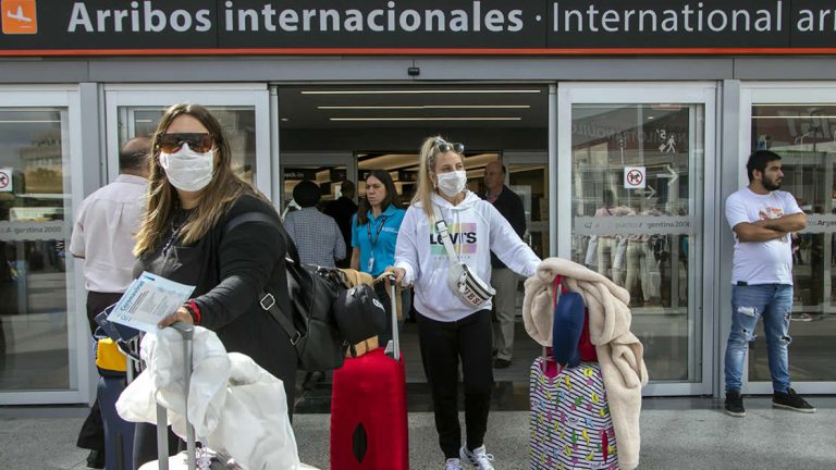 El Gobierno anunció nuevas medidas y requisitos para el ingreso al país