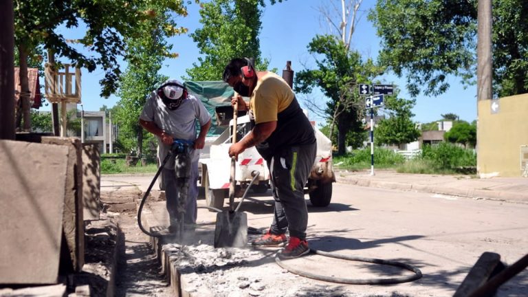 Continúa el bacheo en distintos sectores de la ciudad