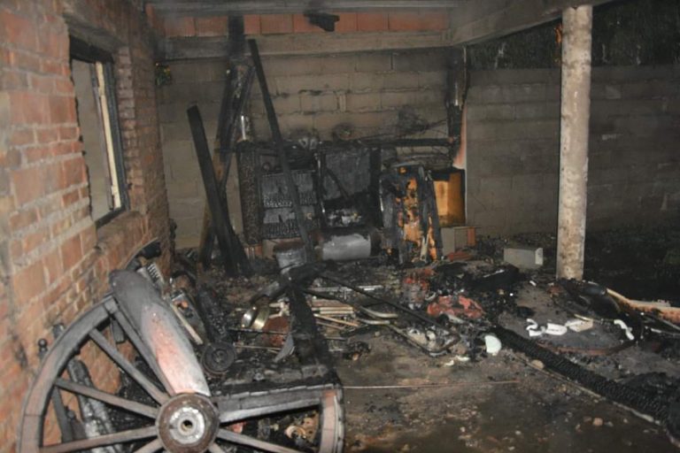Frontera: Bomberos controlaron incendio en una vivienda