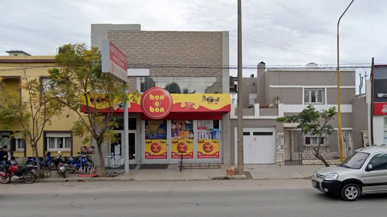 El municipio flexibiliza el horario de atención de comercios de proximidad