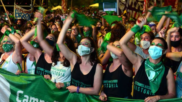 Es histórico: el Senado convirtió en ley la interrupción voluntaria del embarazo