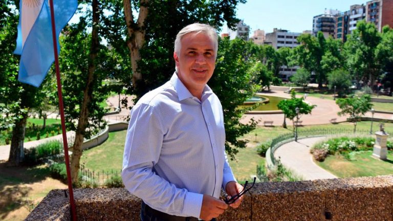 Llaryora busca que la Nación aporte $ 750 millones y un tren