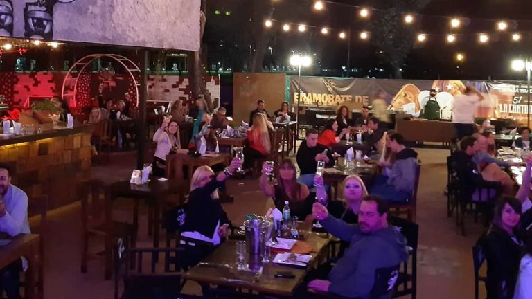 ¿Qué indica el protocolo gastronómico para asistir a los locales nocturnos en estas fiestas?