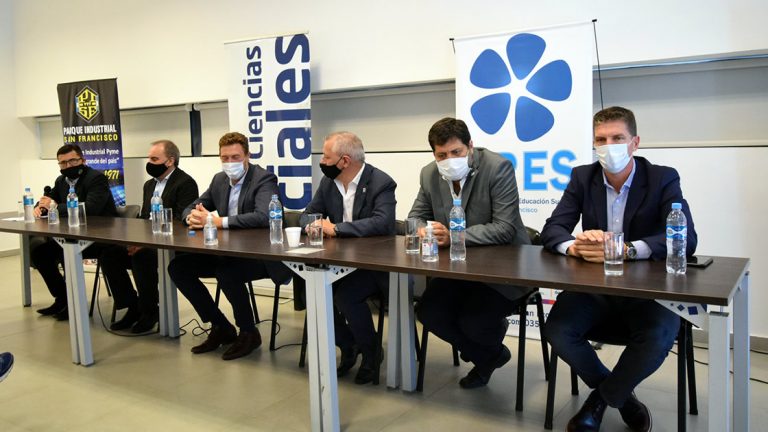 CRES: Se lanzó la carrera de posgrado en Especialización en Gestión de Pequeñas y Medianas Empresas