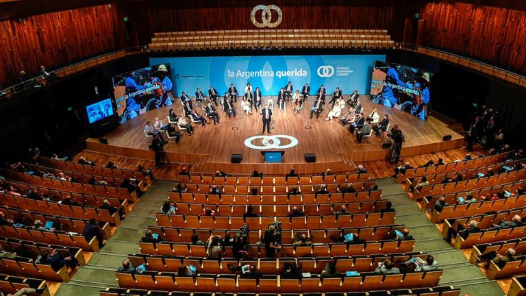 El Gobierno lanzó el Consejo Económico y Social
