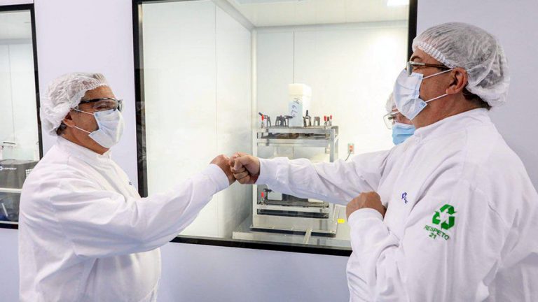 México: Fernández visitó el laboratorio que trabaja con Argentina en la vacuna