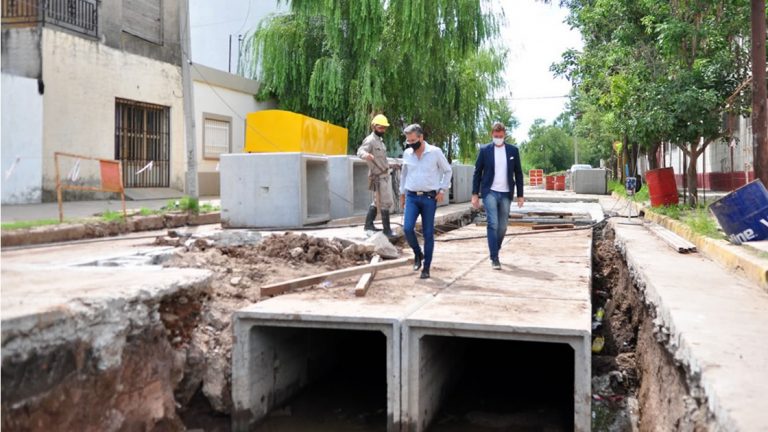 García Aresca recorrió la obra pluvial Cuenca Avellaneda