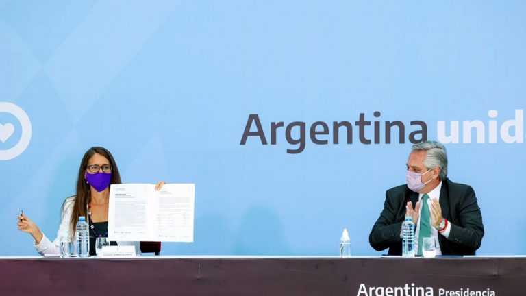 El Presidente convocó al compromiso de poner fin “a la desigualdad en razón del género y a ser la sociedad justa que nos merecemos”