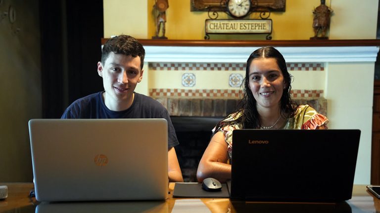 Graduados de UTN crearon una app para resguardar equipaje a turistas