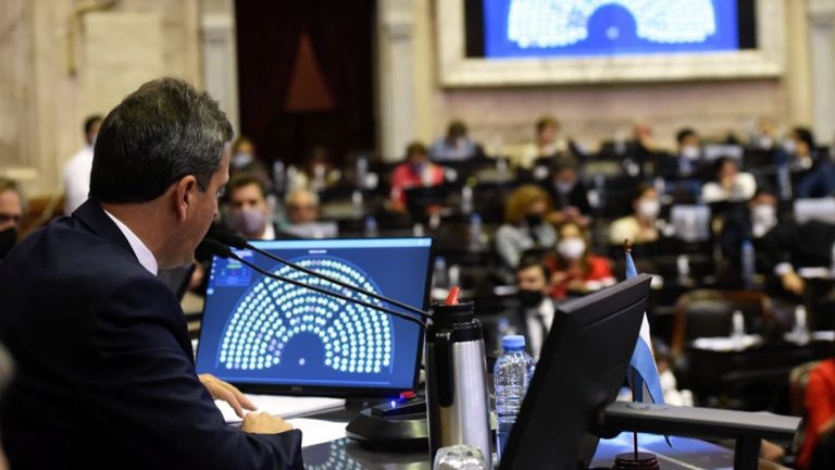 Con gran respaldo, Diputados aprobó y gira al Senado la reforma de Ganancias