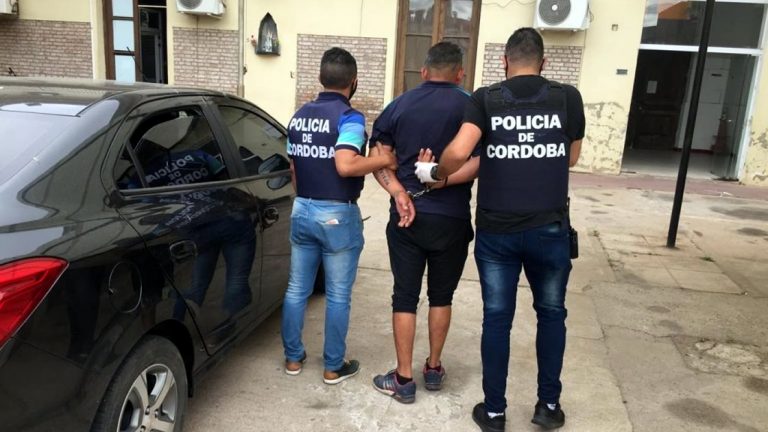 Detienen a joven que robaba cables