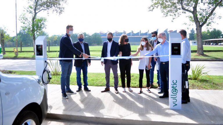 Quedó inaugurada la primera estación de cargadores de vehículos eléctricos de San Francisco