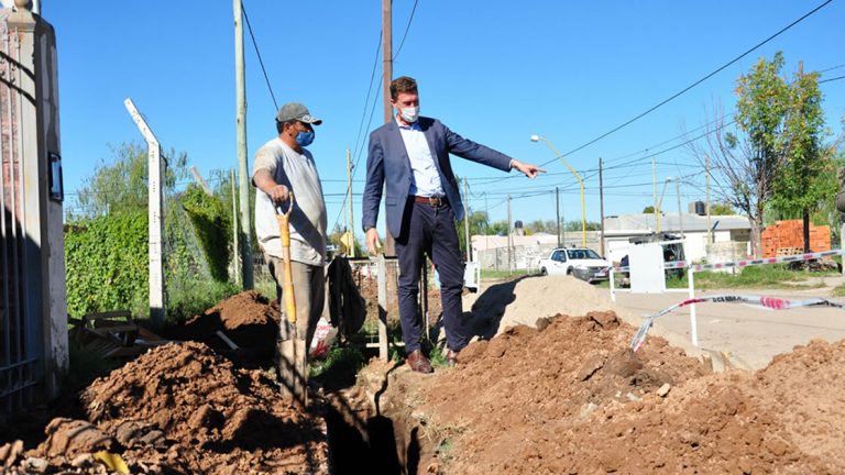 La Milka: El intendente supervisó el comienzo de la obra de cloacas