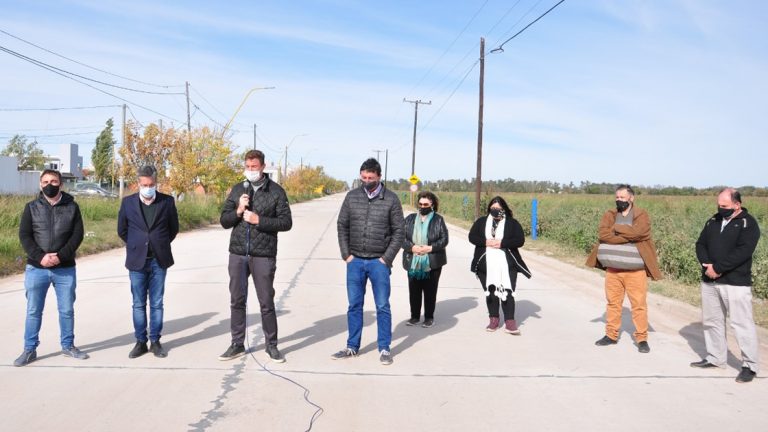 García Aresca Aresca habilitó el primer tramo de pavimentación de Av. de la Universidad