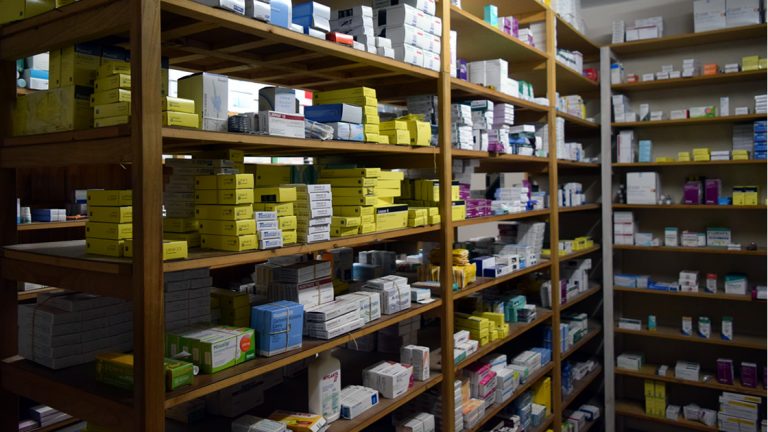 Demora en los pagos del Pami pone en riesgo a las farmacias de Córdoba