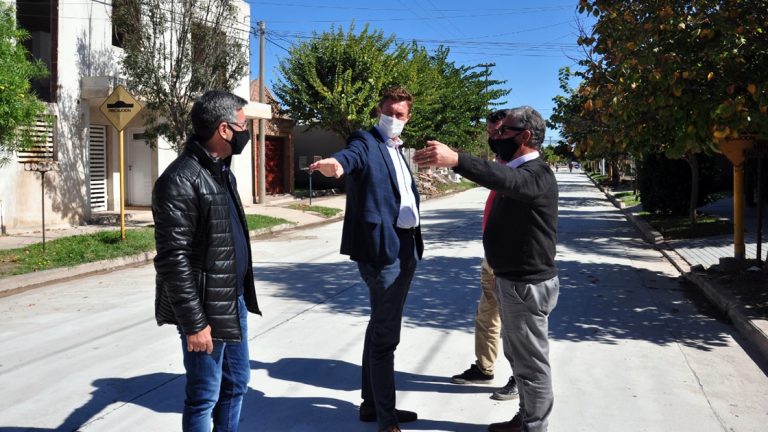 Barrio Independencia: Habilitaron los primeros metros de pavimentación
