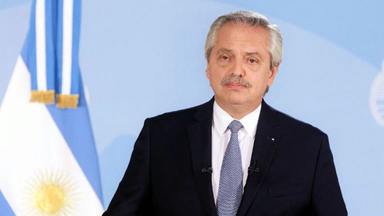 El gobierno anunció un confinamiento en todo el país hasta el 30 de mayo