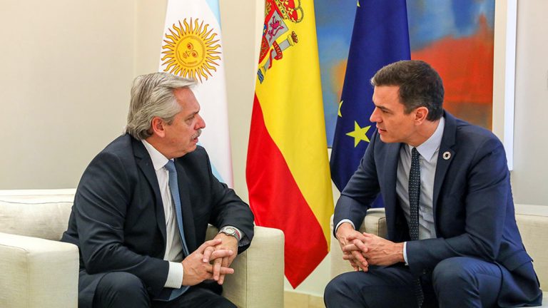 Fernández se reunirá este miércoles con su par español Pedro Sánchez