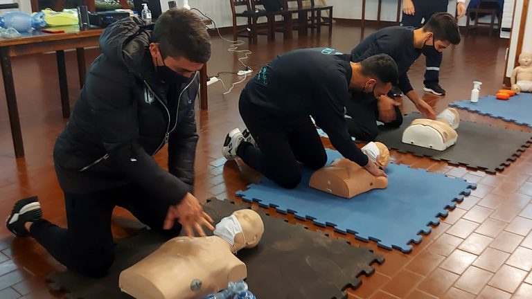 UCEMED capacitó al plantel de Sportivo Belgrano