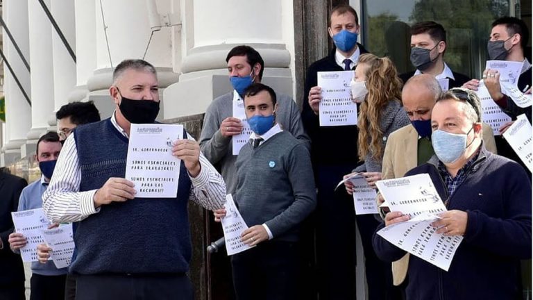 Trabajadores bancarios pidieron ser vacunados contra el Covid