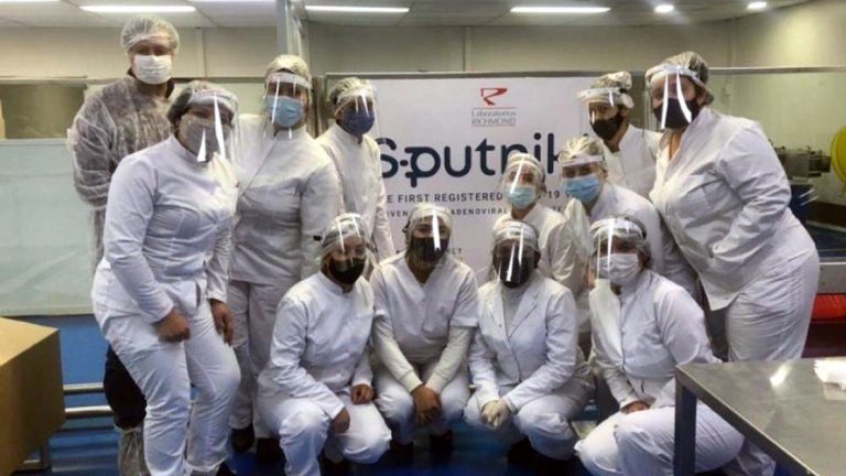 Sputnik V: El Instituto Gamaleya aprobó el primer lote de dosis producidas en la Argentina