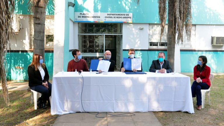 García Aresca firmó un convenio marco con Ceprocor