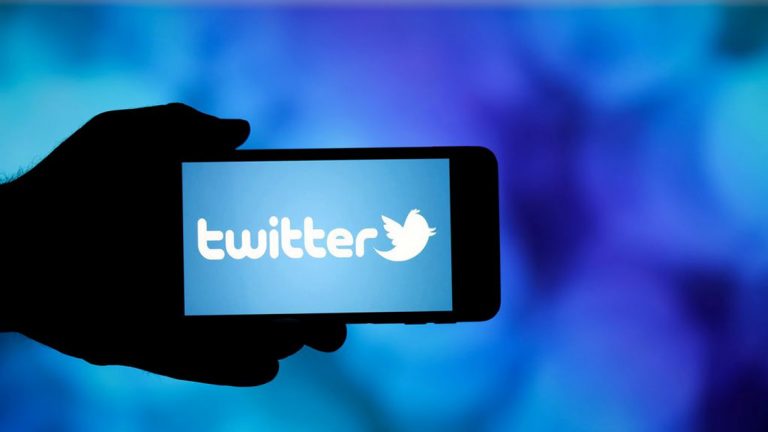 Twitter prueba una nueva forma de denunciar tuits con información engañosa