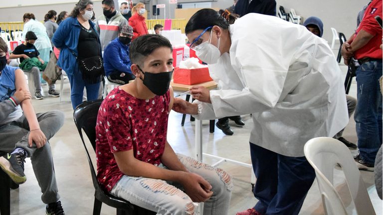 Vacunación: En un nuevo operativo especial vacunarán a los mayores de 16 años