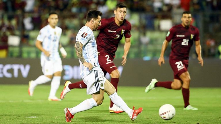 Argentina venció a Venezuela y sigue segunda en las Eliminatorias