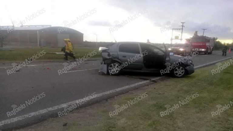 Cuatro vehículos involucrados en un accidente en el ingreso a Josefina