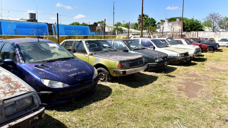 El municipio rematará cerca de cien vehículos retenidos años atrás