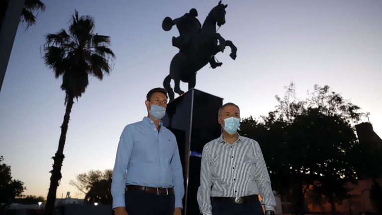 Schiaretti supervisó la etapa final del monumento a Bustos
