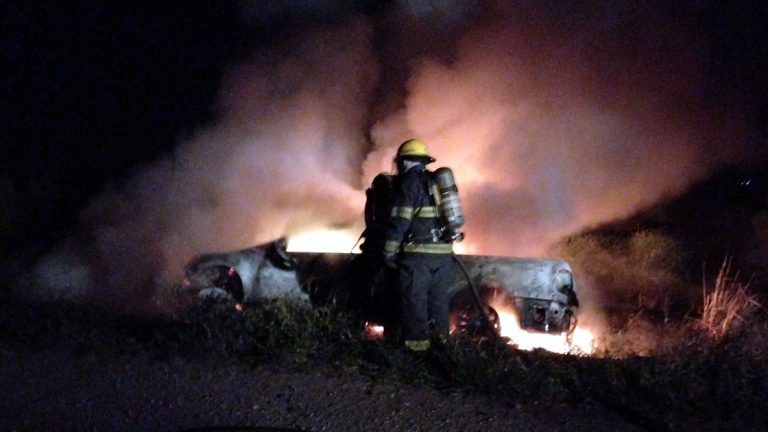 Fallece hombre en incendio de camioneta en la vieja ruta a Luxardo