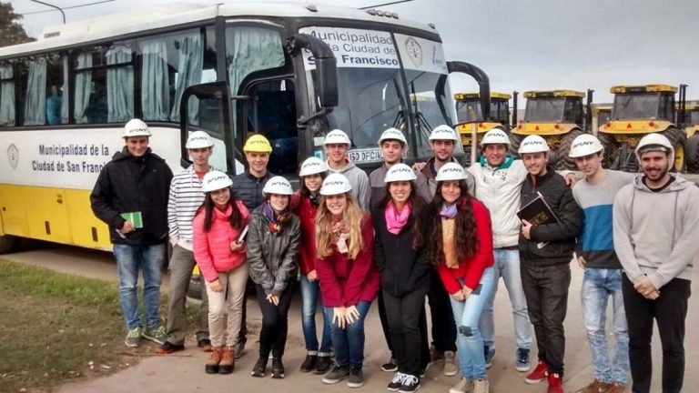 CRES: 30 estudiantes avanzados realizan pasantías rentadas en empresas de la ciudad y la región