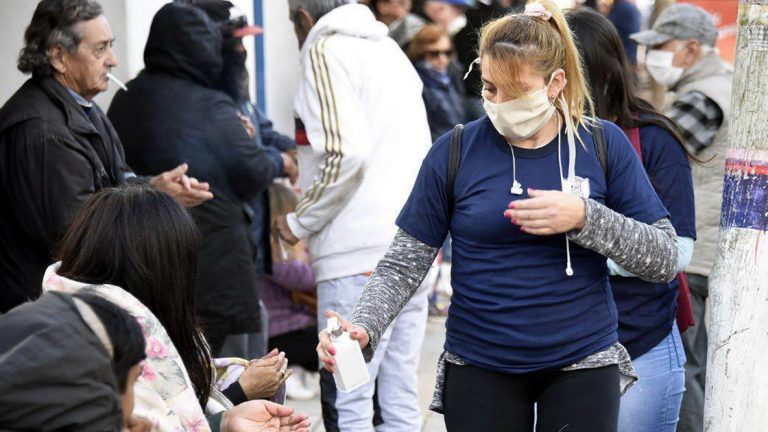 El Gobierno oficializó la reconversión de planes sociales en empleo genuino