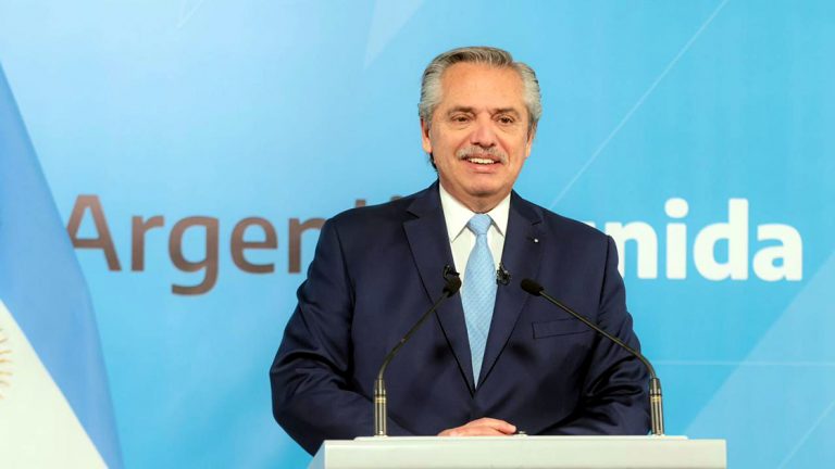 Alberto, Macri, Cristina y Milei, en un mundo paralelo con retazos de la realidad