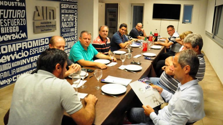 Industriales metalúrgicos dialogaron con Bernarte