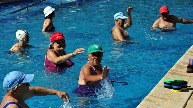 Debutó la Escuela Municipal de Verano para Adultos Mayores