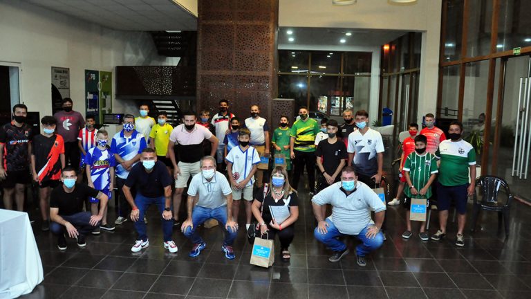 Previo al Nacional de Baby Fútbol Bernarte entregó un recordatorio a los chicos participantes de la ciudad