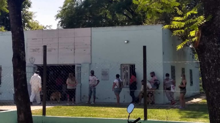 Este viernes hubo 442 nuevos contagios y una fallecida