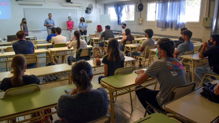Dio inicio el Seminario de Ingreso para Ingeniería Industrial