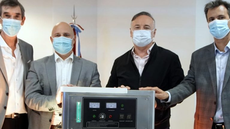 Presentaron tecnología que elimina virus y bacterias en hospitales