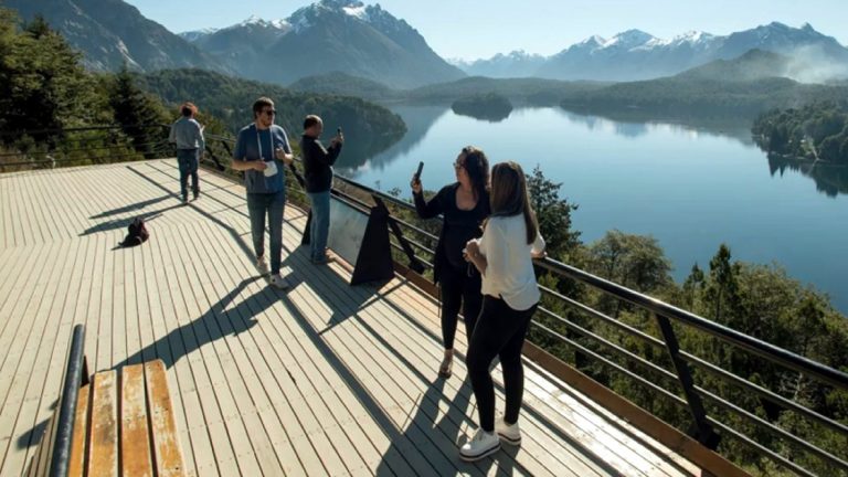 Fin de semana largo: Viajaron 4,4 millones de turistas y excursionistas, y gastaron $55.070 millones