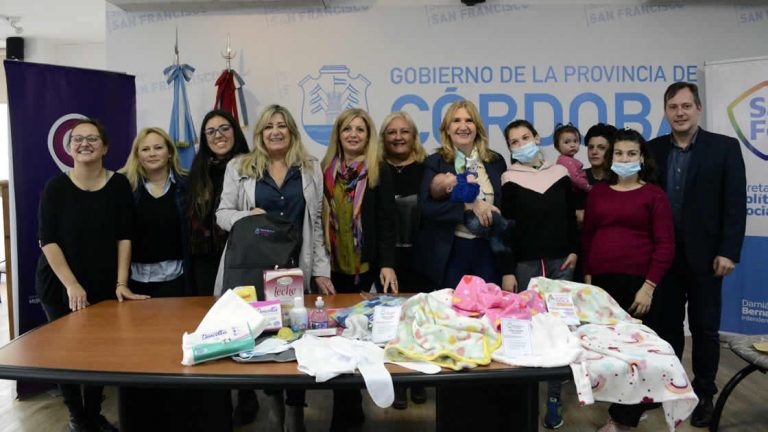 Programa Protección de la Embarazada y su bebé: 14 mamás recibieron sus ajuares