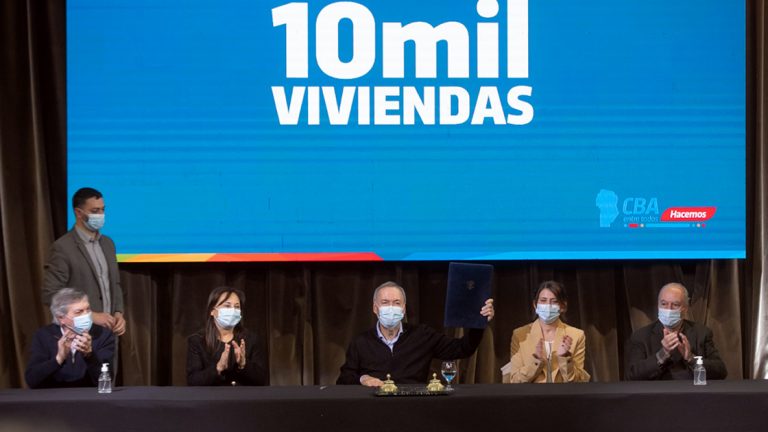 Schiaretti firmó convenios con 245 municipios para construir más “Viviendas Semilla”