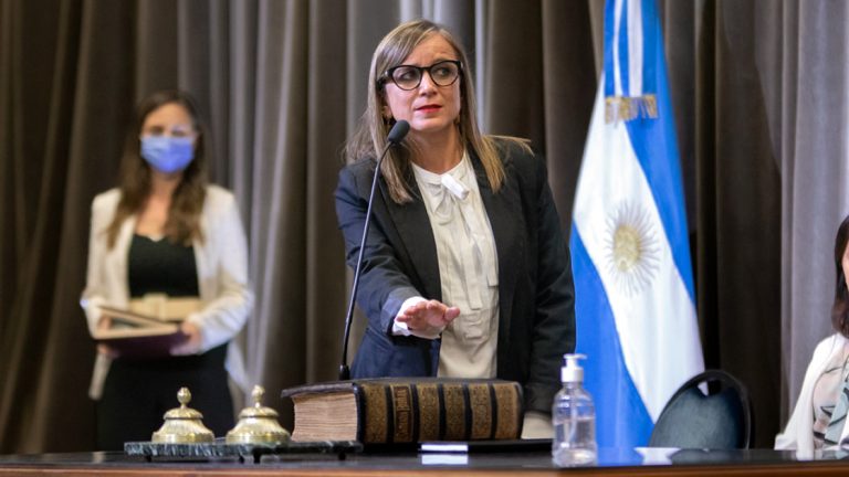 Gabriela Barbás asumió como ministra de Salud