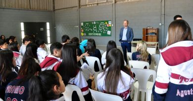 Bernarte compartió una clase con alumnos del colegio Fasta Jesús de la Misericordia