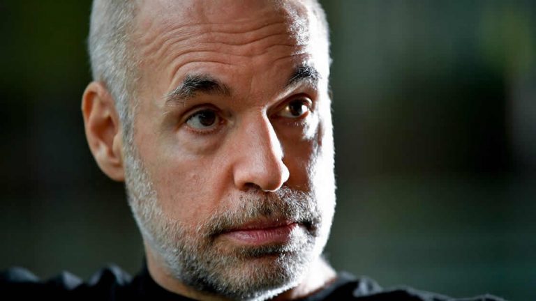 Manotazo de ahogado de Larreta