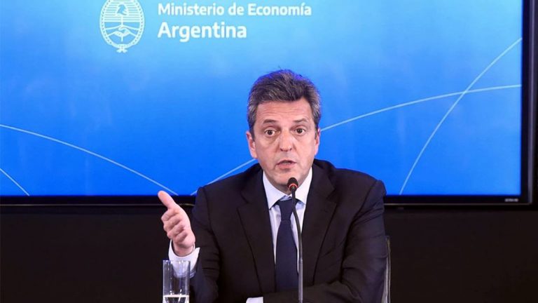 El Gobierno elevó el «piso» de Ganancias a $330.000 desde noviembre