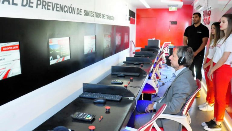 Seguridad Vial: El camión de “Rutas en Rojo” pasó por la ciudad